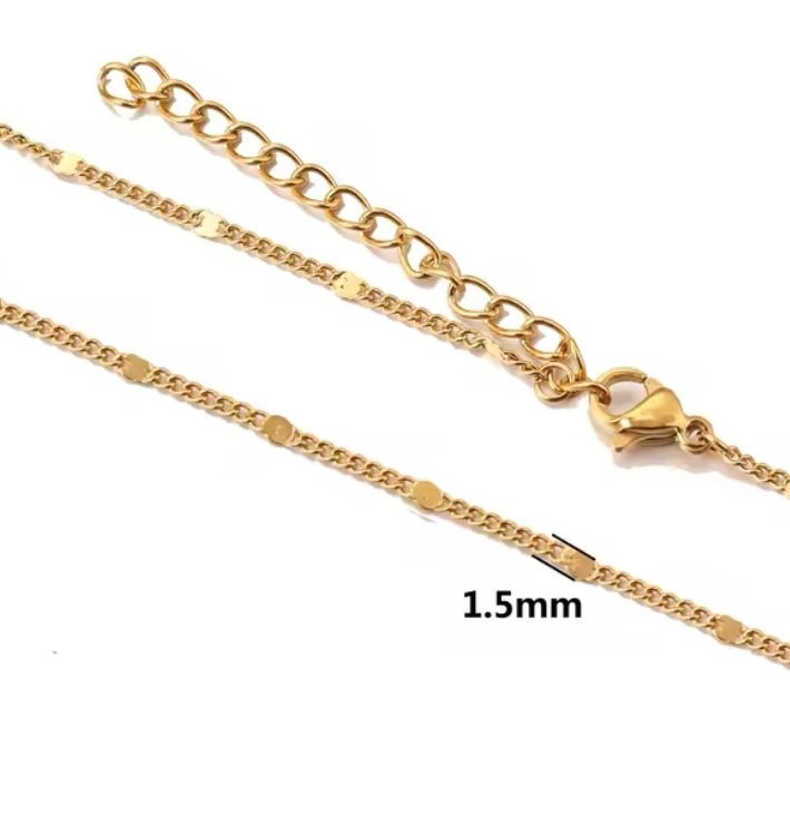 Trendy Flat Chain ketting van Stainless steel in goud – minimalistisch ontwerp, duurzaam en hypoallergeen, perfect voor gelaagde sieradenlooks of solo voor een elegante uitstraling