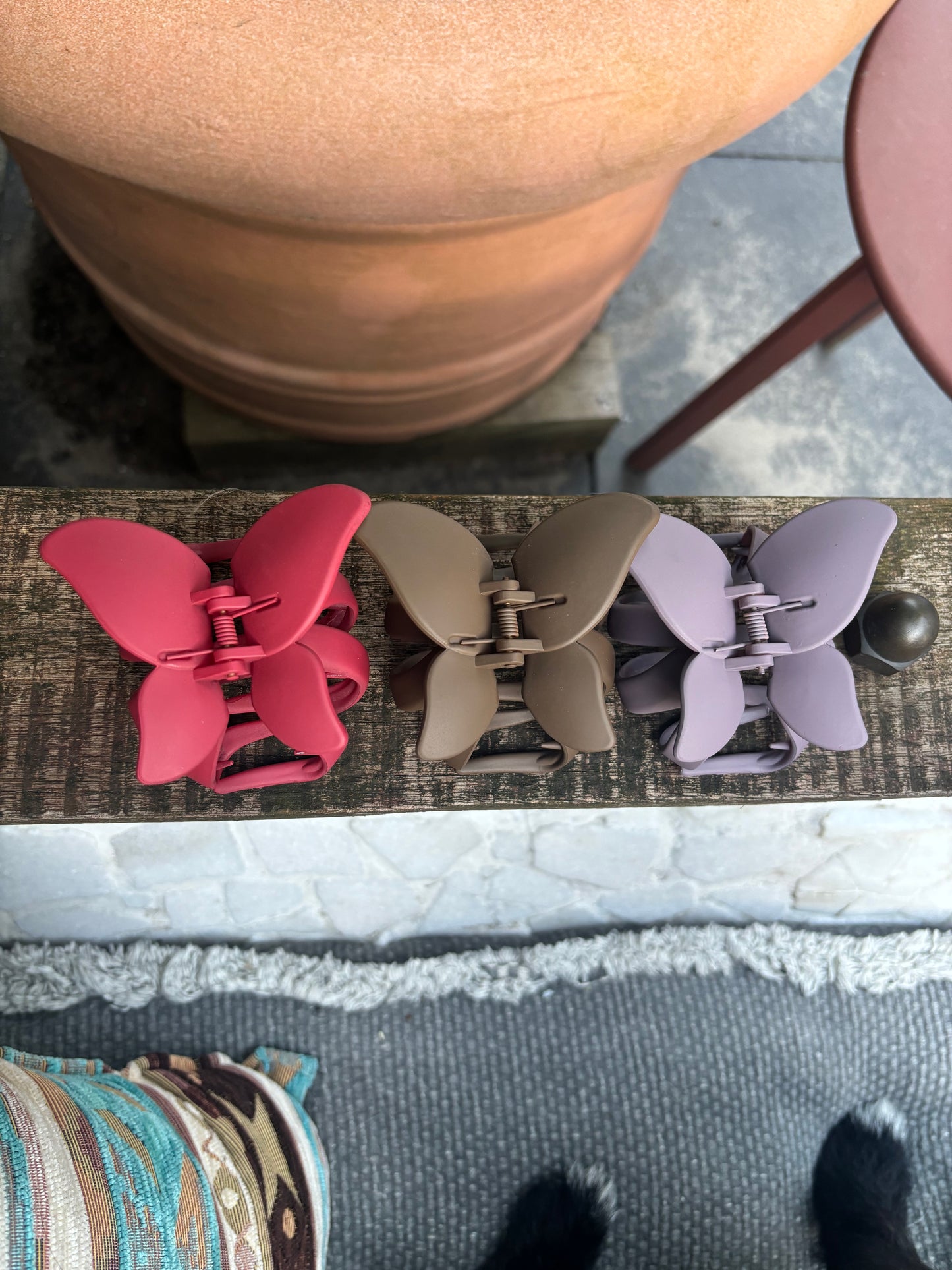 Vlinder Clips van FaabsJewellery – stijlvolle haarclips, verkrijgbaar in paars, bruin, en wijnrood, comfortabel materiaal voor dagelijks gebruik of speciale gelegenheden