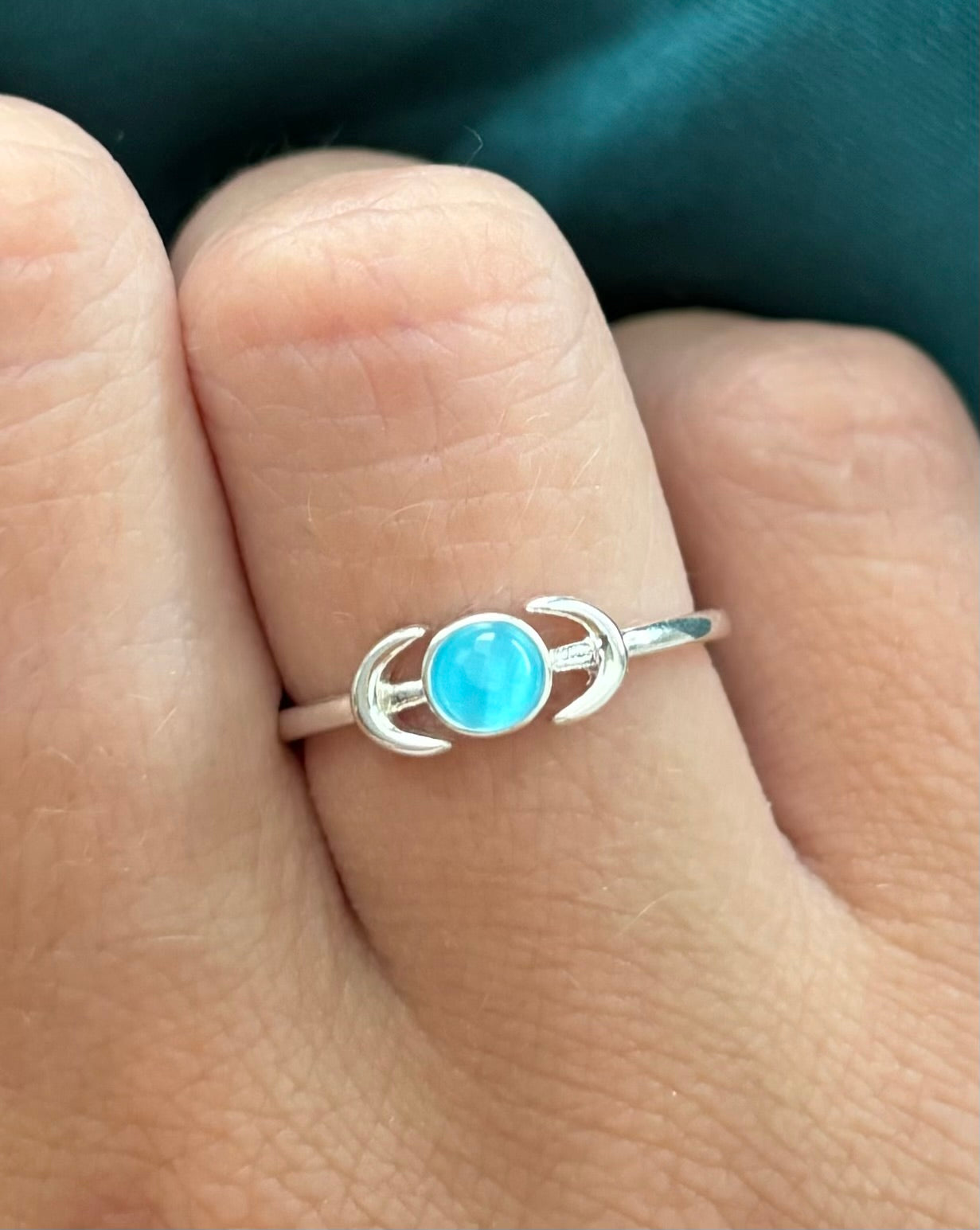 Ring Sun & Moon van stainless steel – zilverkleurige ring met blauw steentje, verstelbaar en verkleurt niet, ook verkrijgbaar in goudkleur