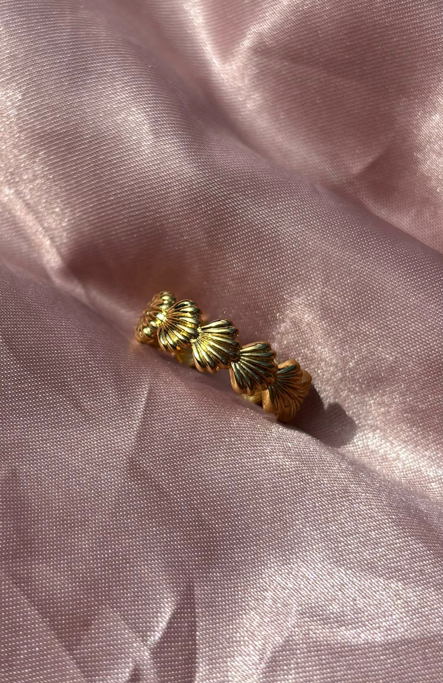 Trendy verstelbare Shell ring van stainless steel in Goud – verkleurt niet, stijlvol en geschikt voor iedereen