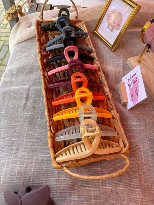 Matt haarclip in kleuren roze, oranje, geel, beige, donkerblauw, taupe en lichtblauw – stijlvolle matte afwerking, stevig en comfortabel voor dagelijks gebruik