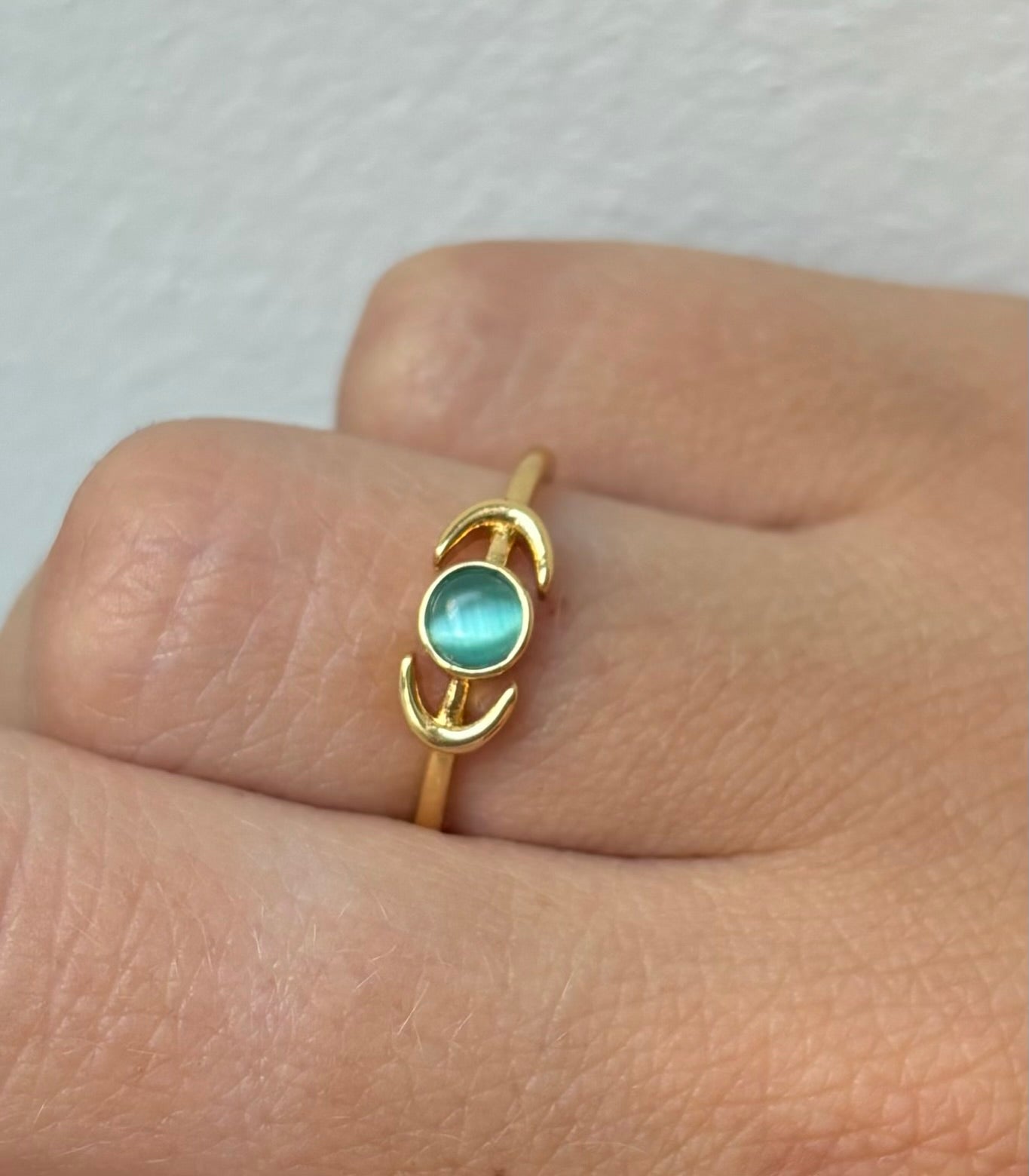 Ring Sun & Moon van stainless steel – Goudkleurige ring met blauw steentje, verstelbaar en verkleurt niet, ook verkrijgbaar in Zilverkleur