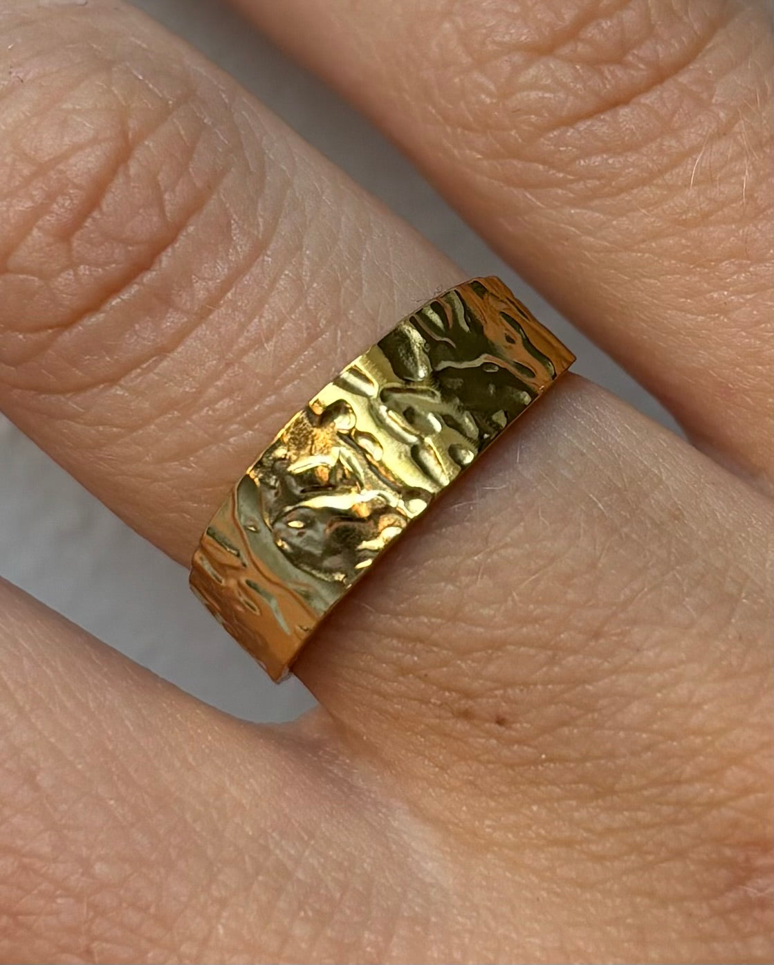 Trendy verstelbare ring van stainless steel in Goud – verkleurt niet, stijlvol en geschikt voor iedereen